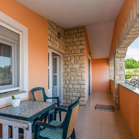 Nice In With Kitchen Apartmán