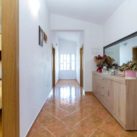 Nice In With Kitchen *